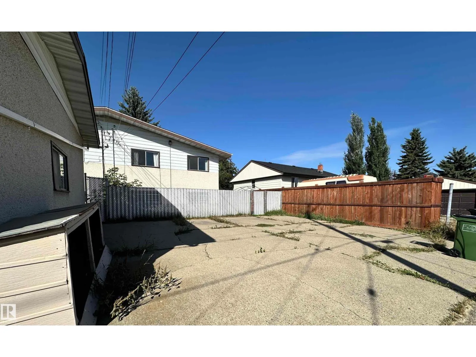 8515 86 AV NW
