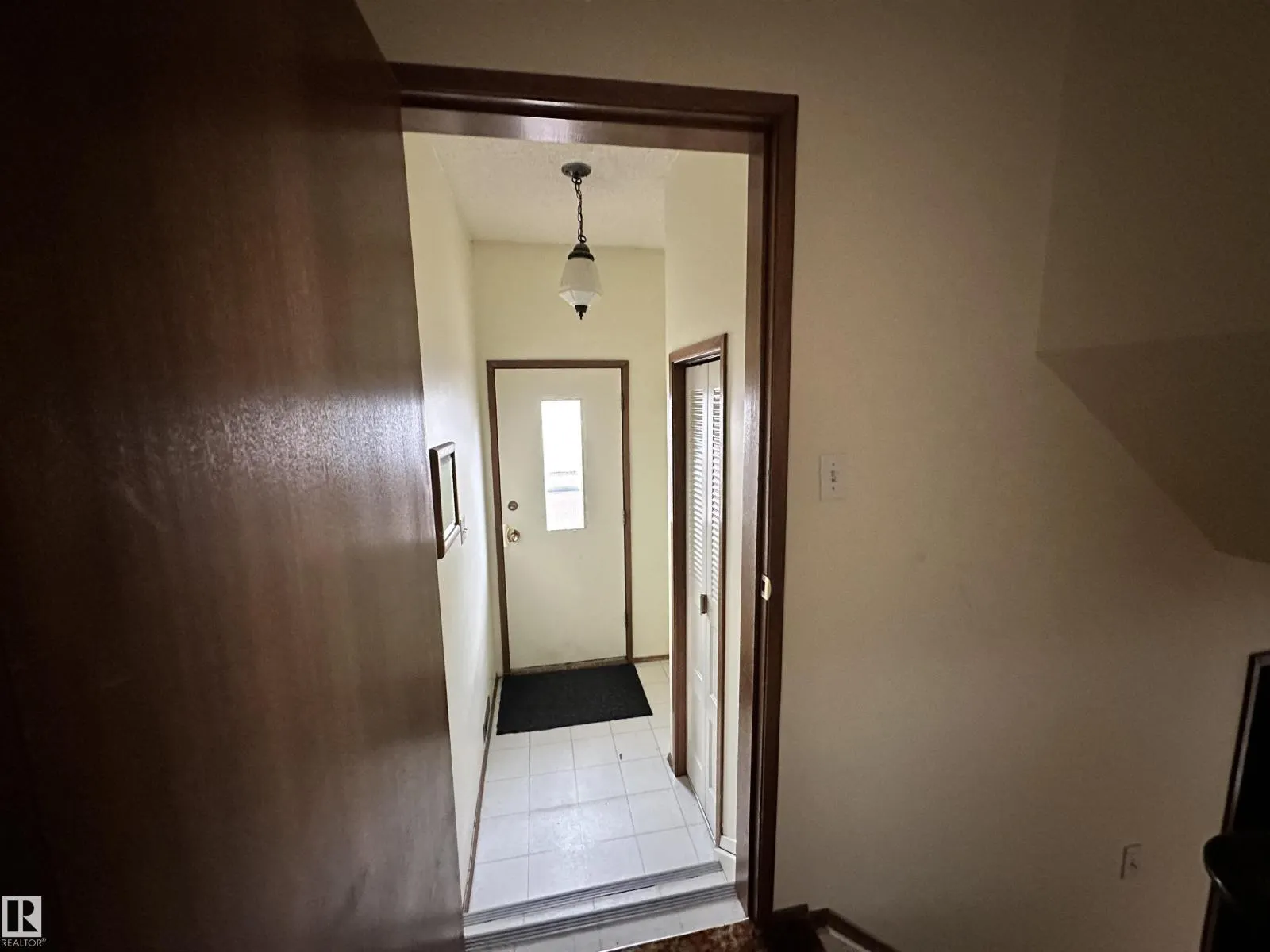 8515 86 AV NW