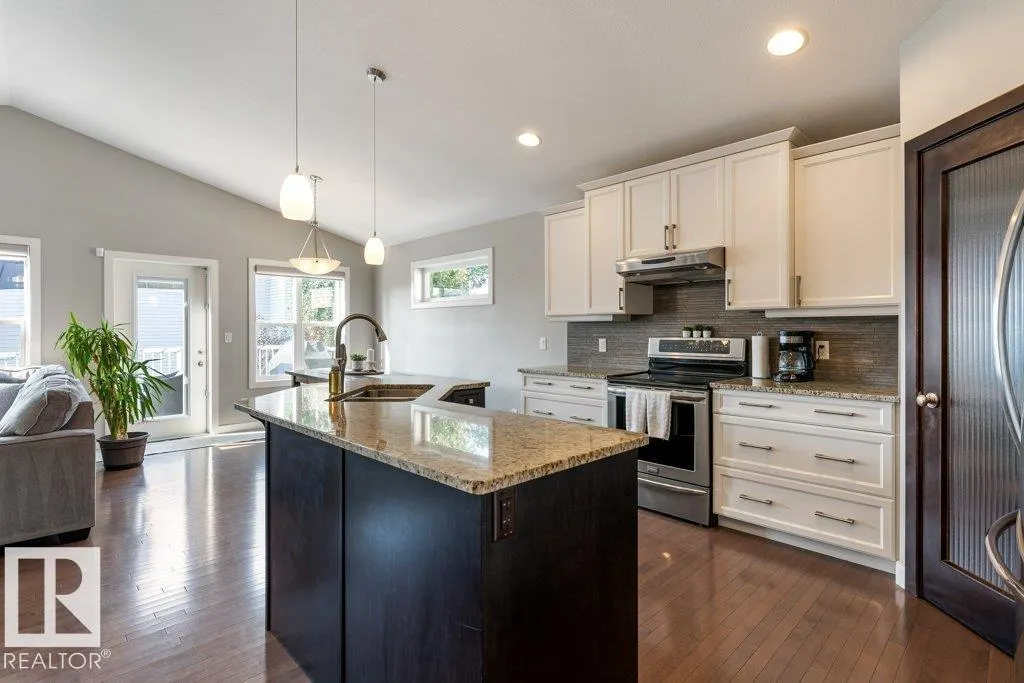 8406 94 ST