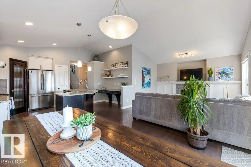 8406 94 ST
