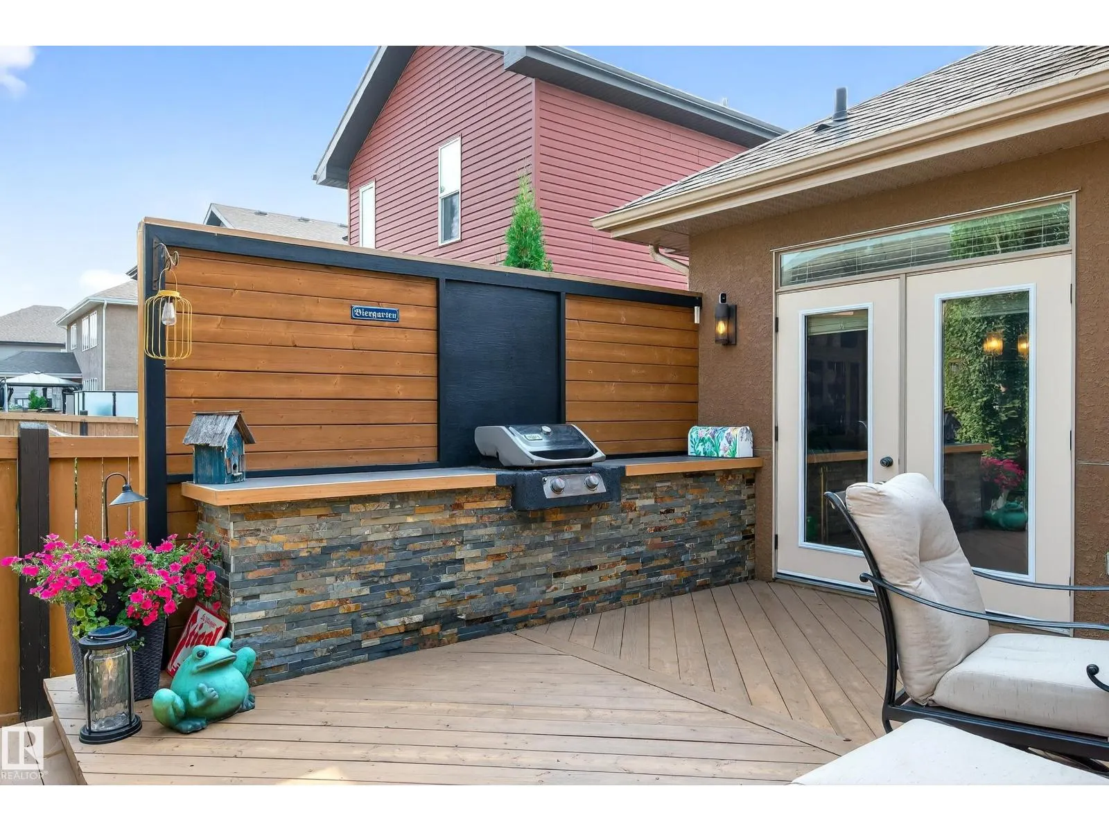 18 NEWTON PL