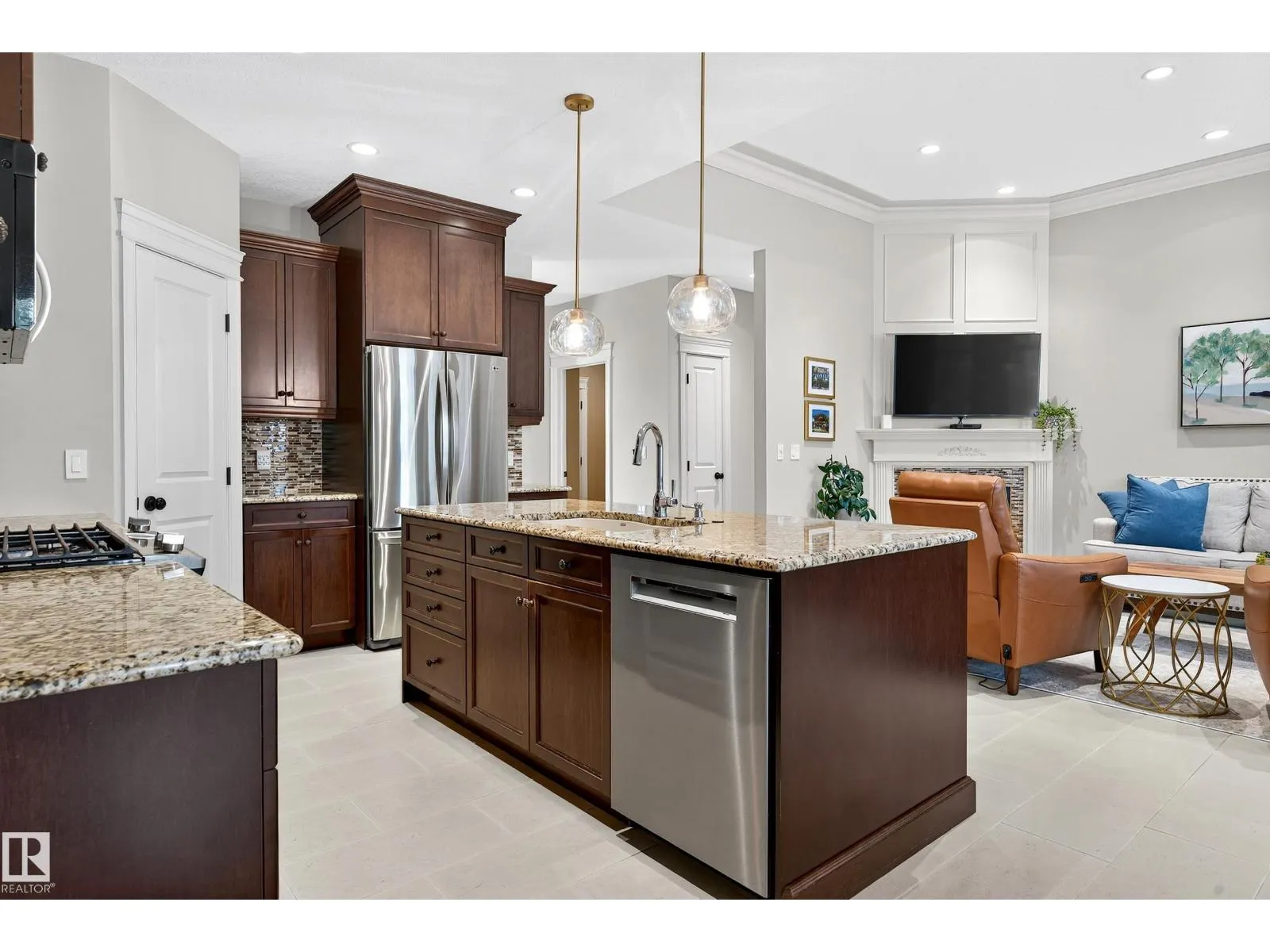 18 NEWTON PL