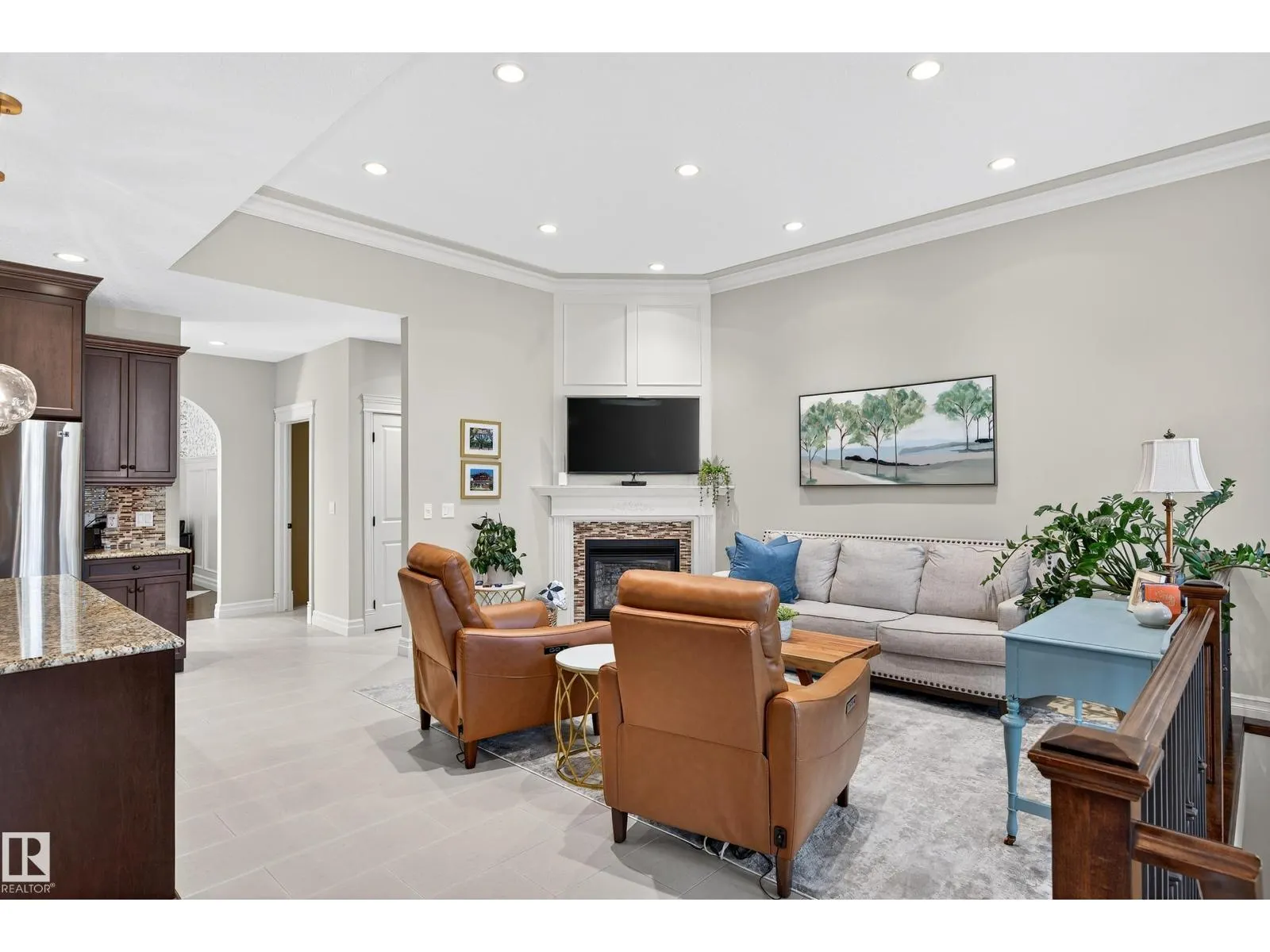 18 NEWTON PL
