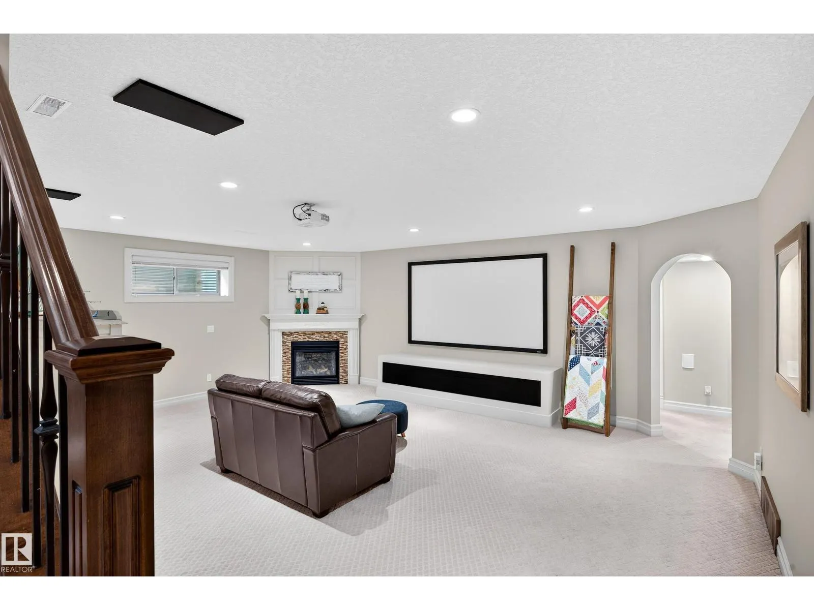 18 NEWTON PL