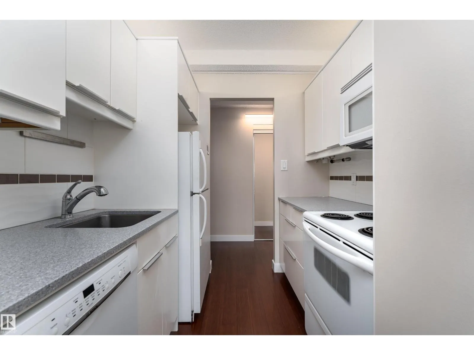 #1812 9918 101 ST NW