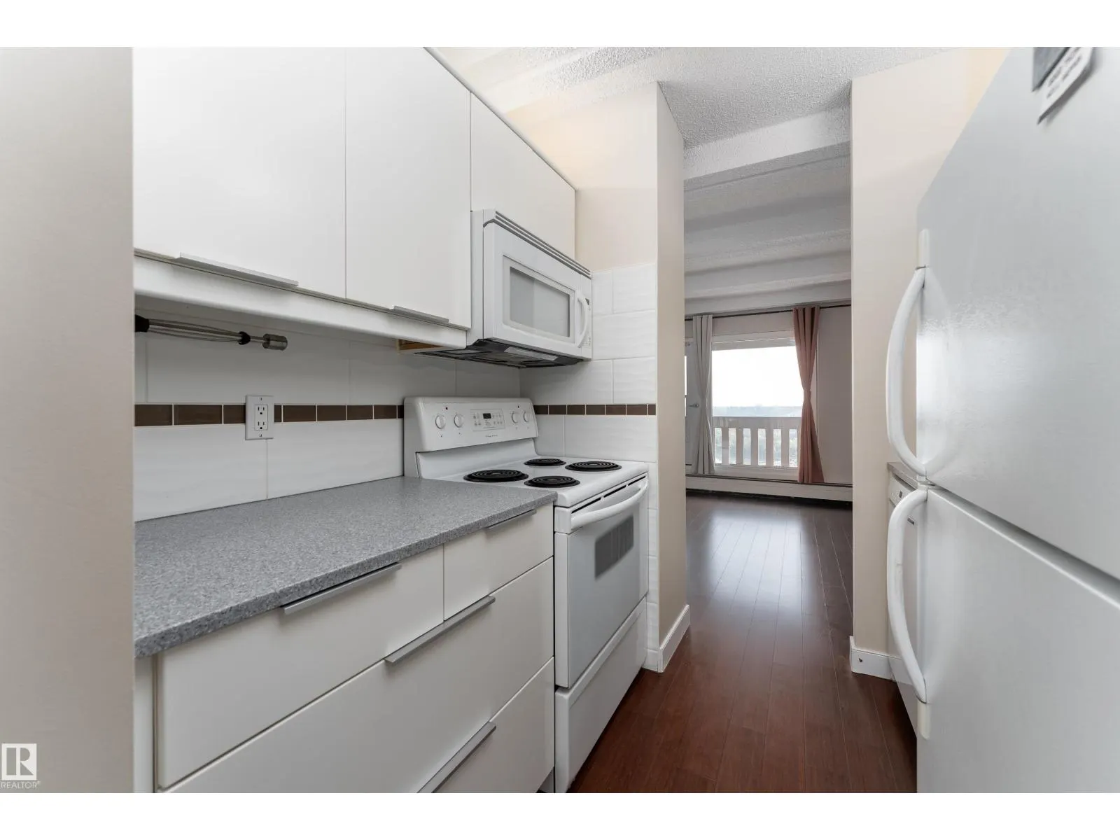 #1812 9918 101 ST NW
