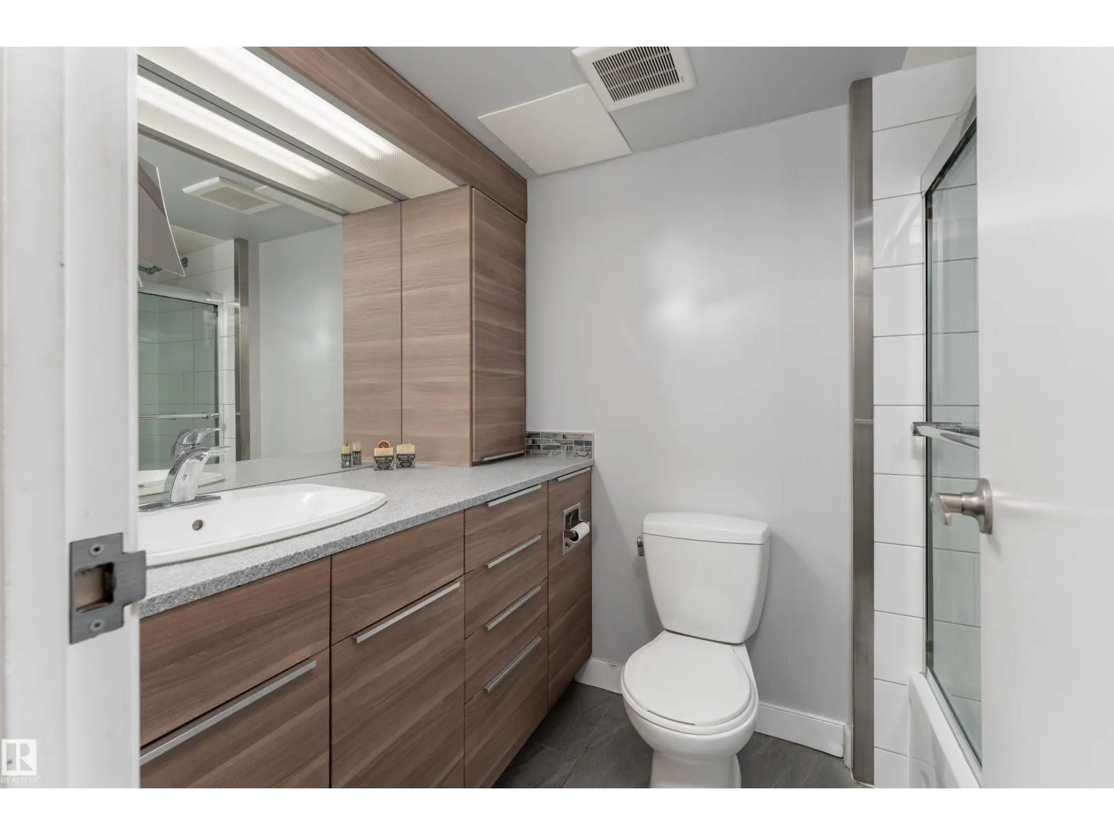#1812 9918 101 ST NW