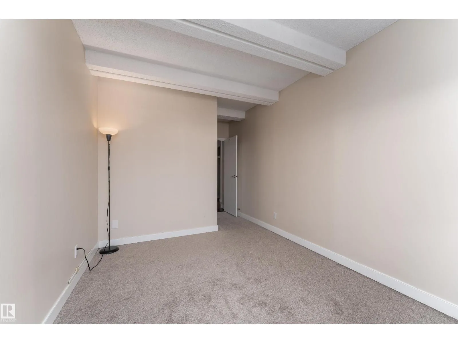 #1812 9918 101 ST NW