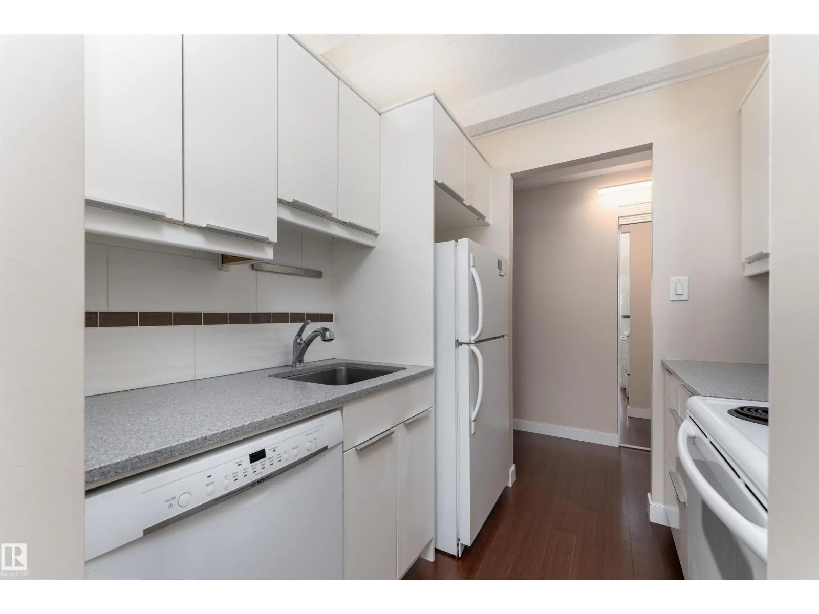 #1812 9918 101 ST NW