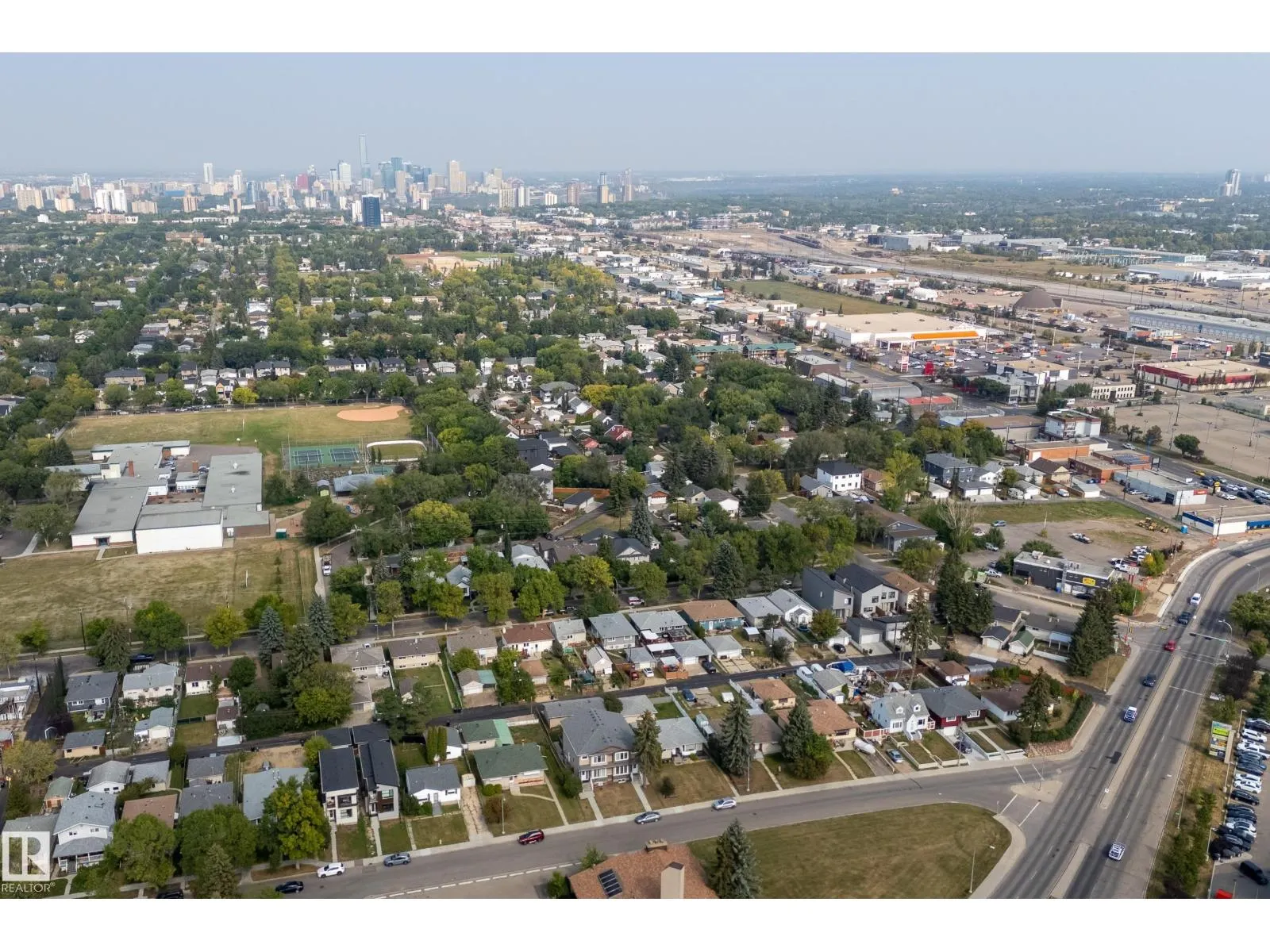 6204 105 ST NW