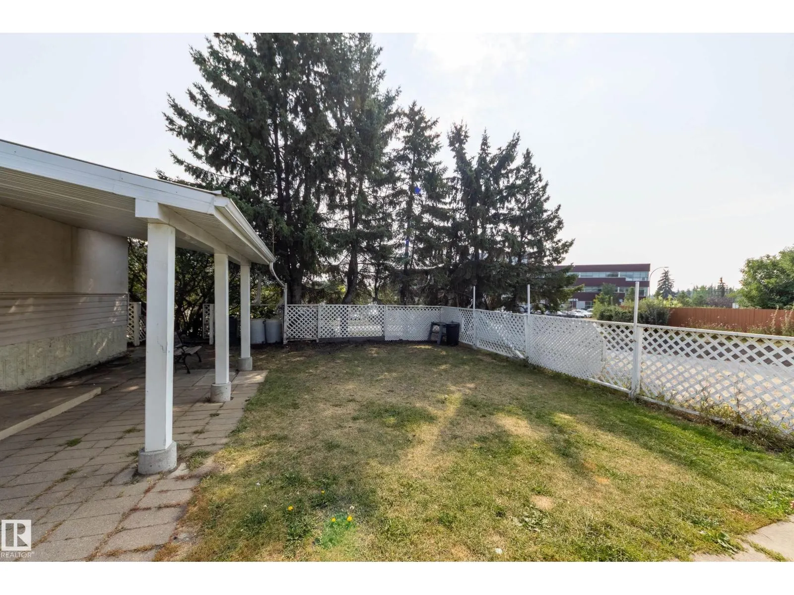 6204 105 ST NW