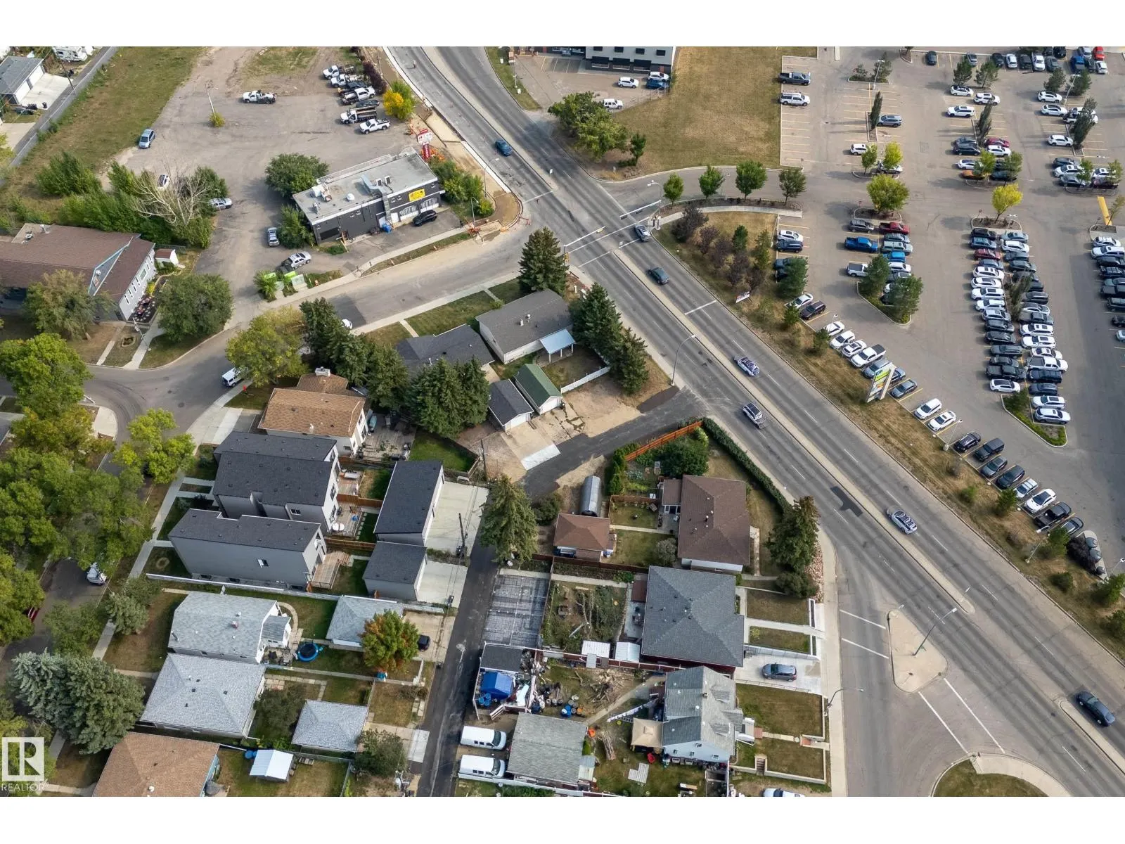 6204 105 ST NW