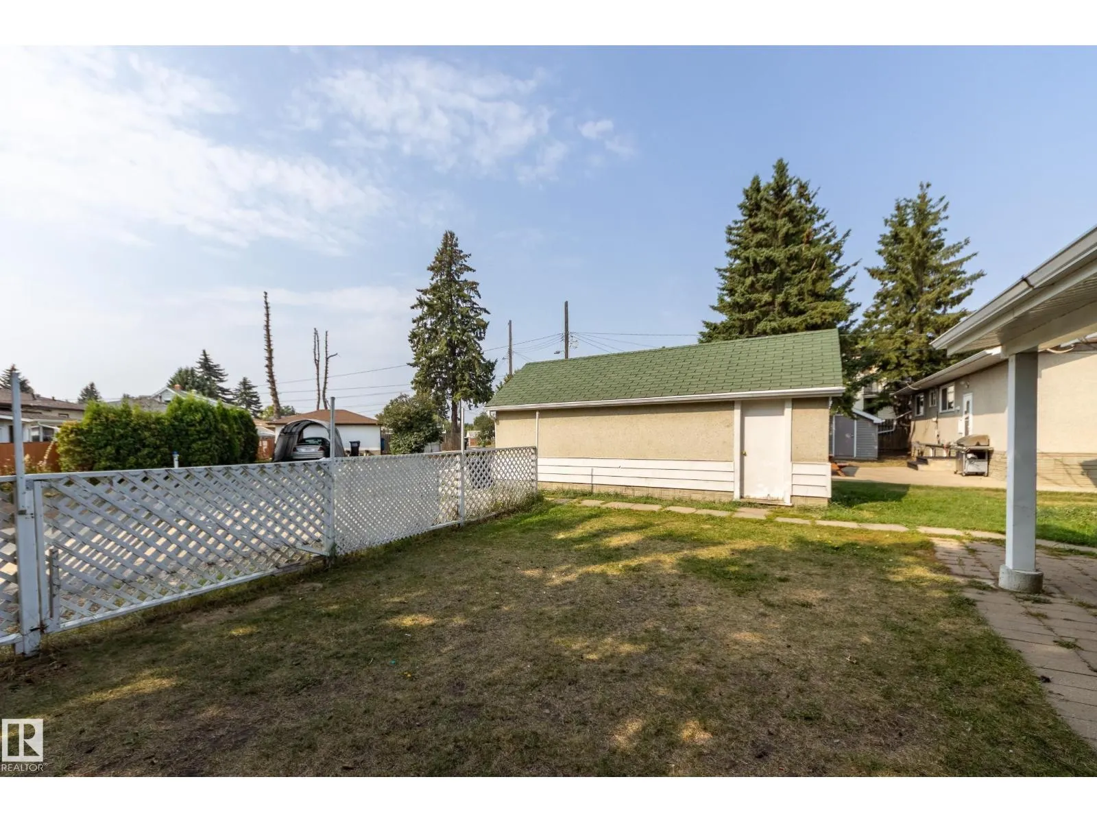 6204 105 ST NW