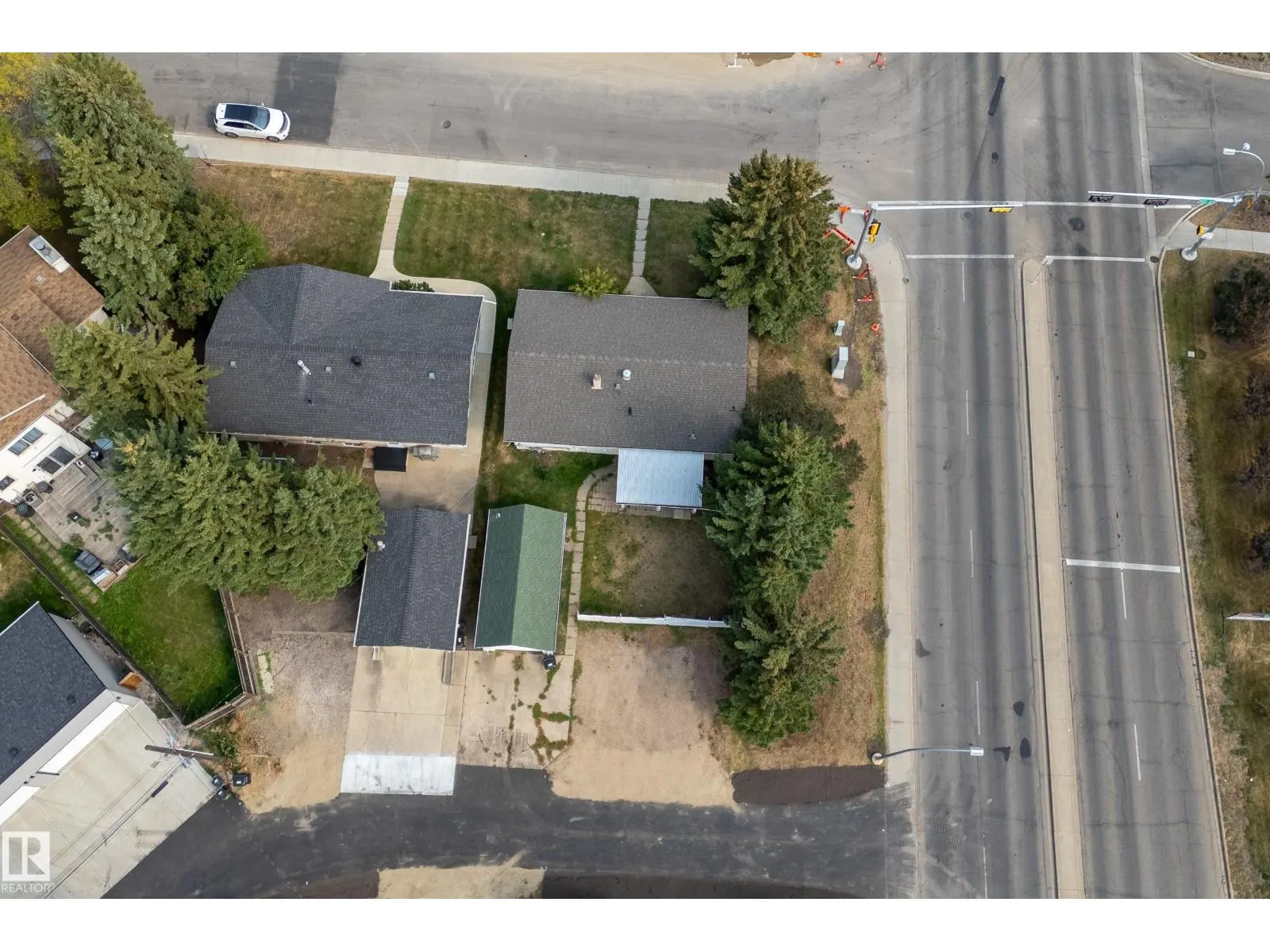 6204 105 ST NW