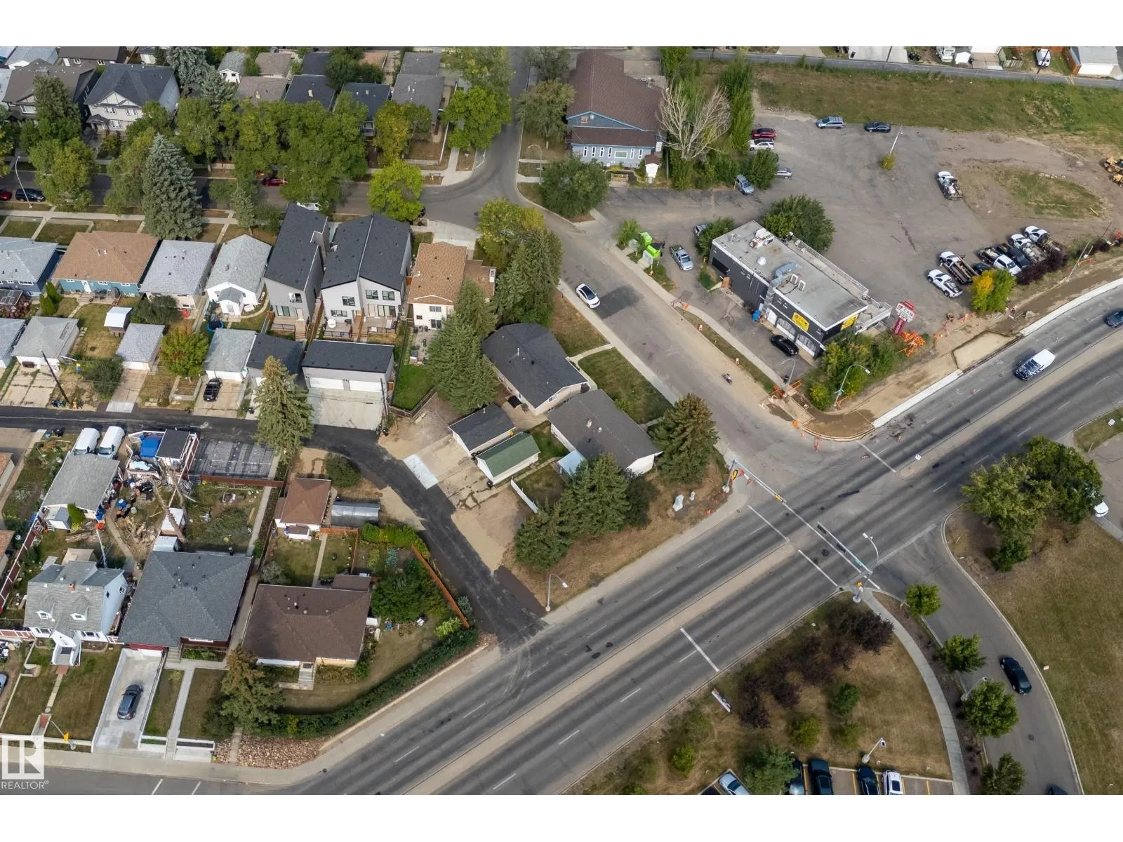 6204 105 ST NW