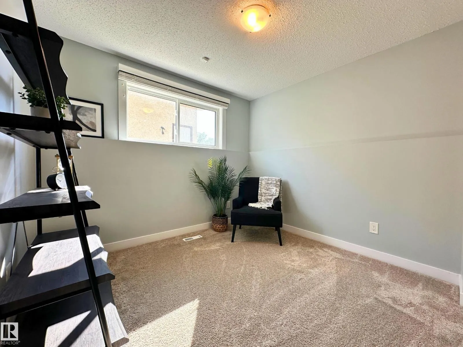 8517 86 AV NW