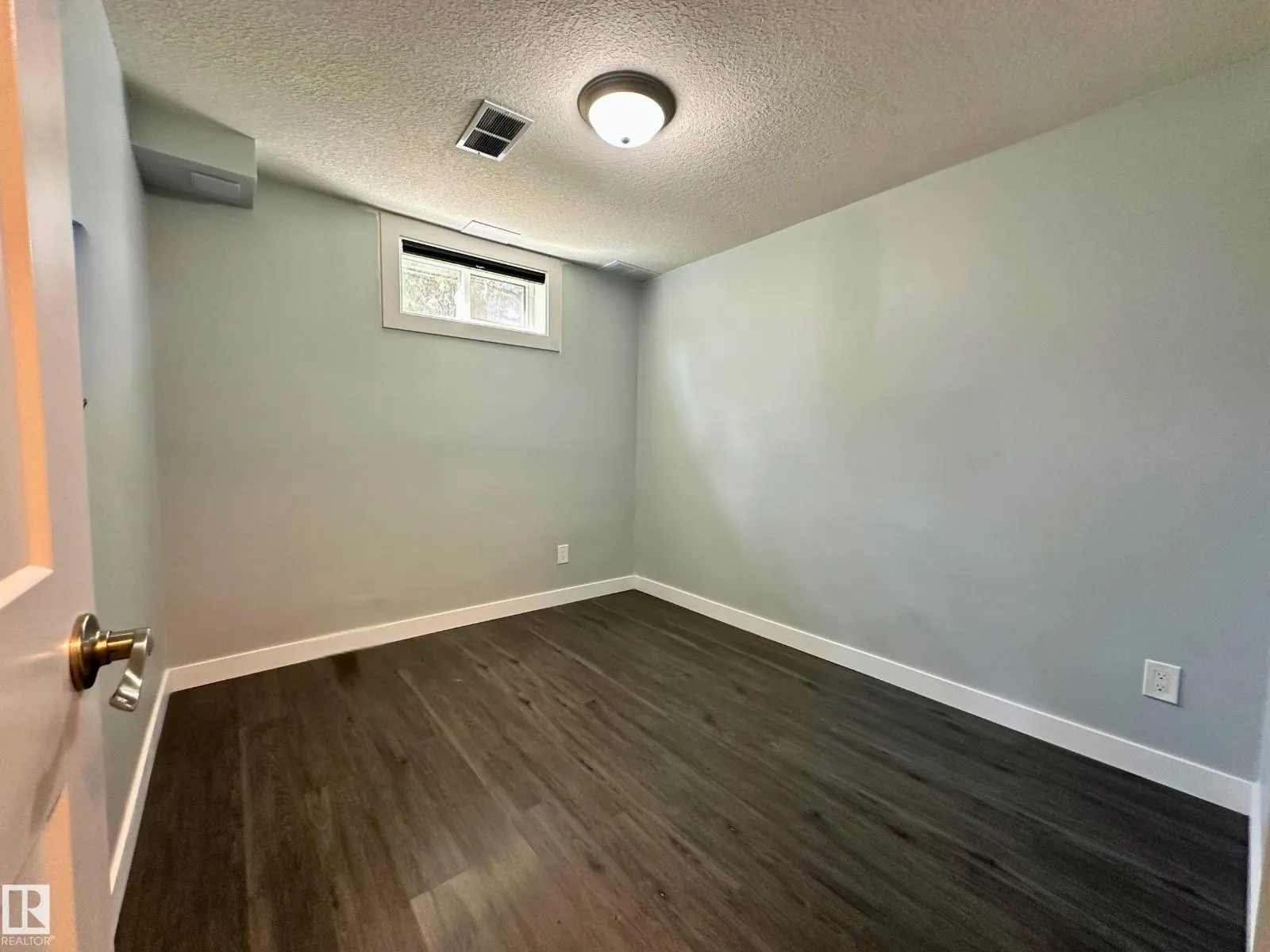 8517 86 AV NW