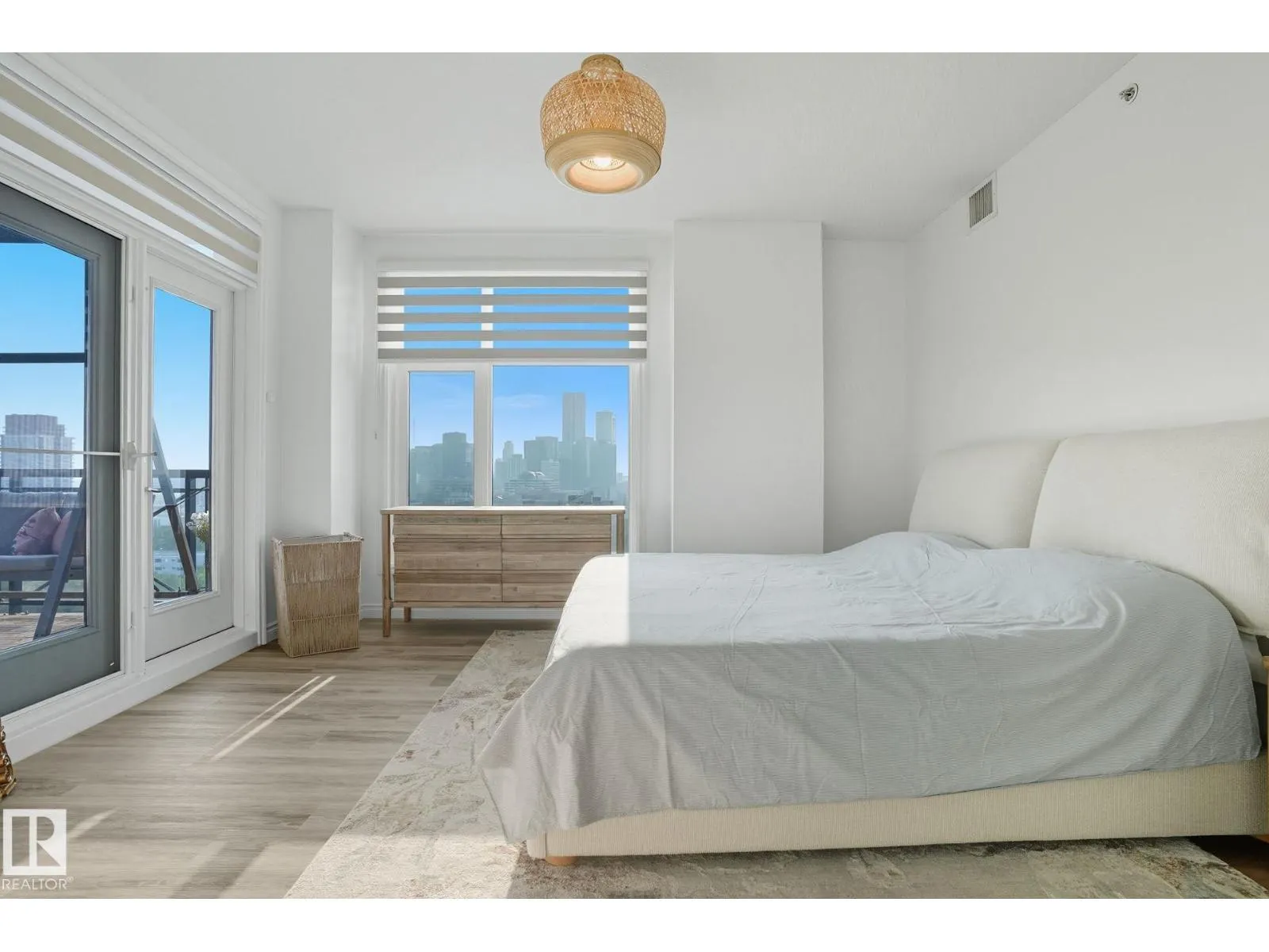 #1406 9020 JASPER AV NW