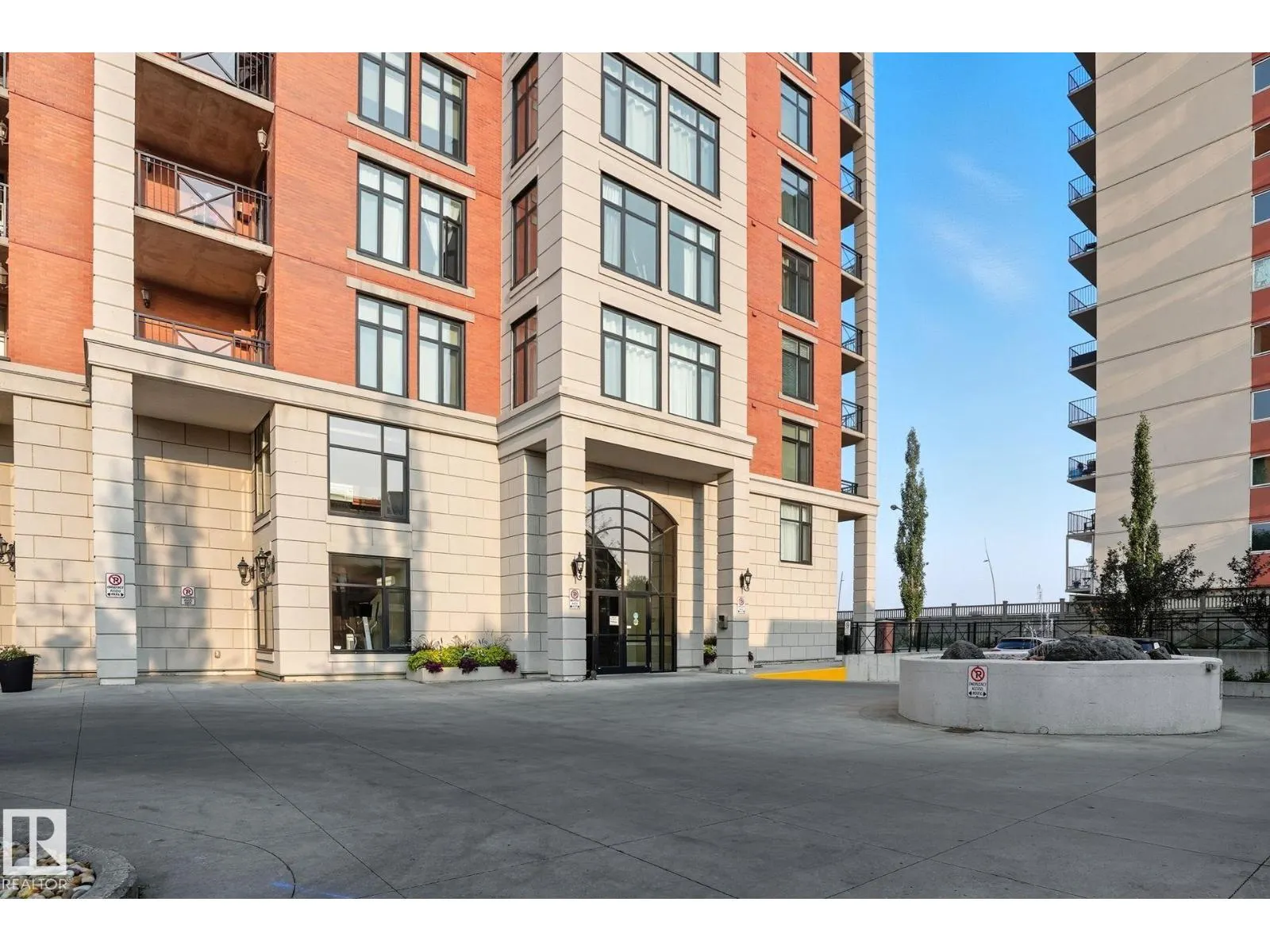 #1406 9020 JASPER AV NW