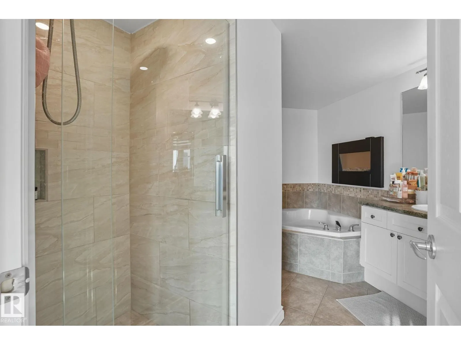 #1406 9020 JASPER AV NW