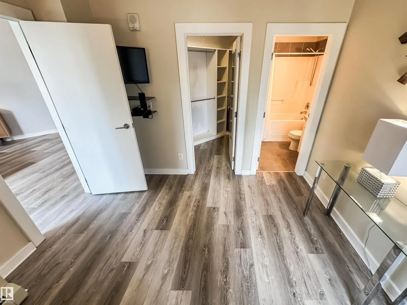 #703 10152 104 ST NW