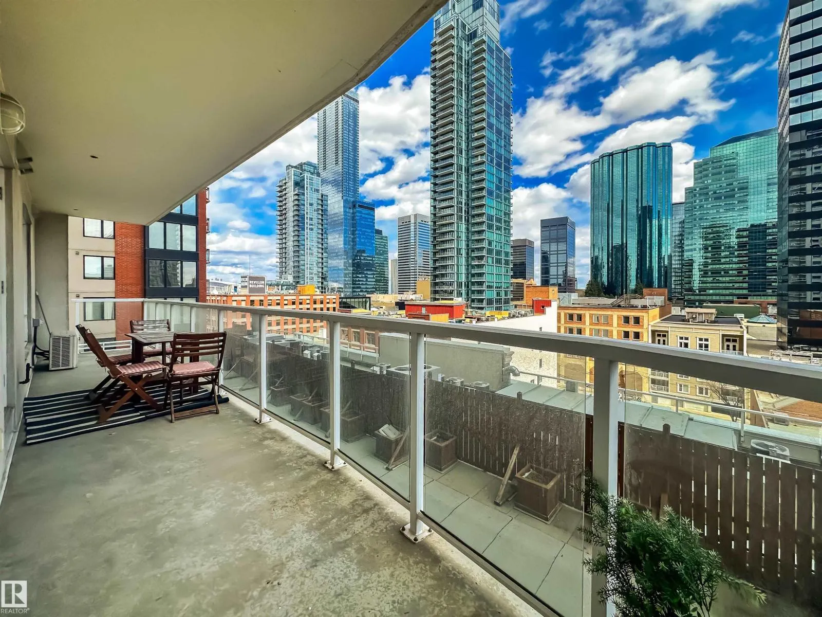 #703 10152 104 ST NW