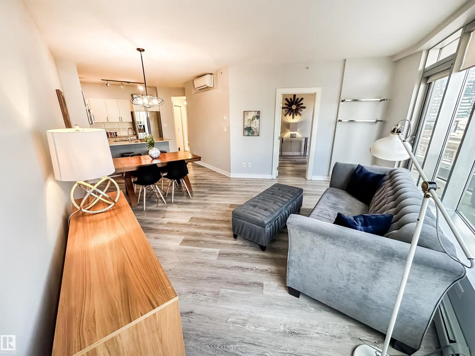 #703 10152 104 ST NW