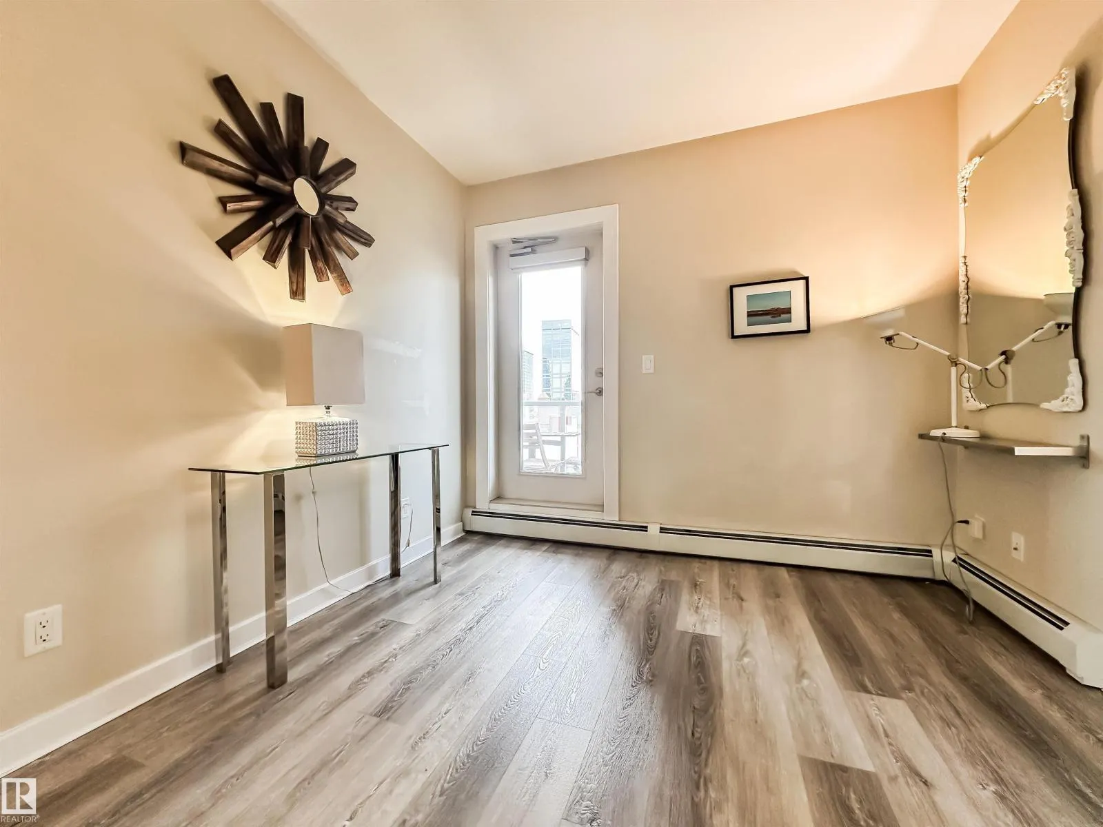 #703 10152 104 ST NW