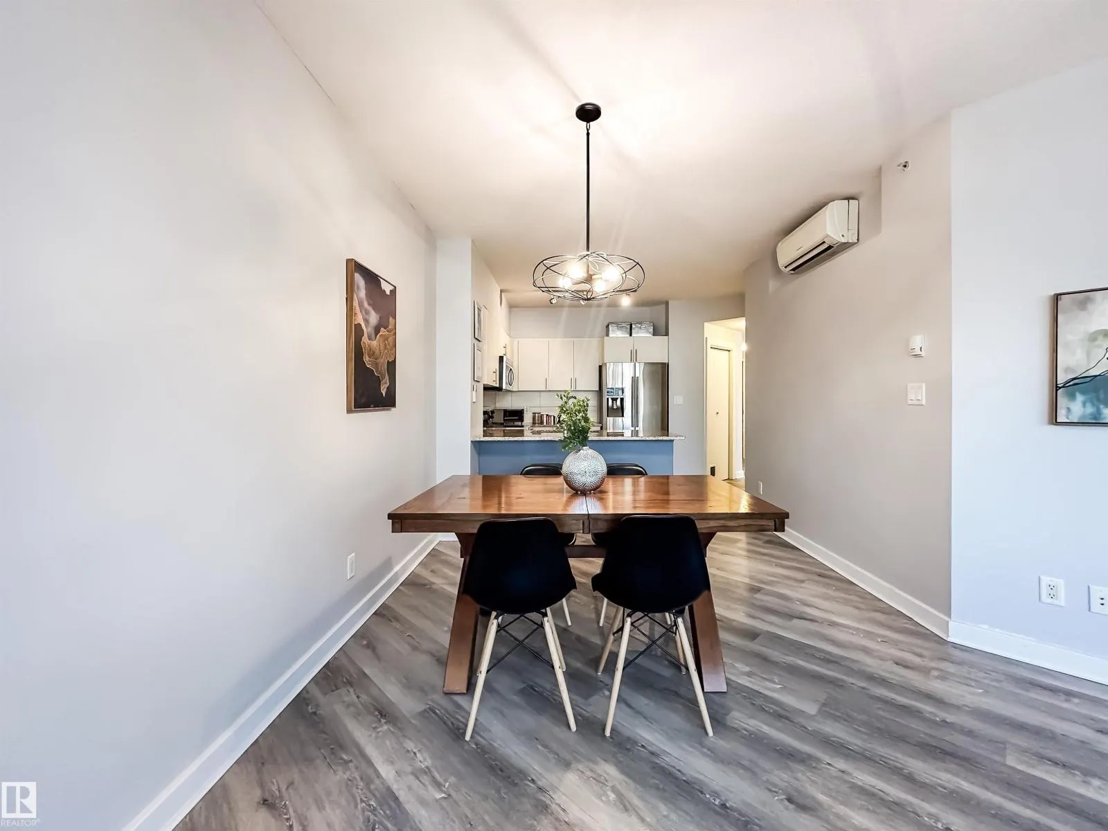 #703 10152 104 ST NW