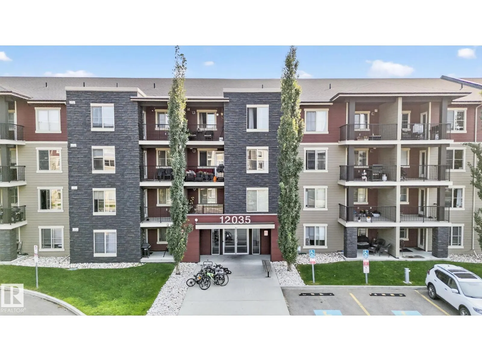#414 12035 22 AV SW