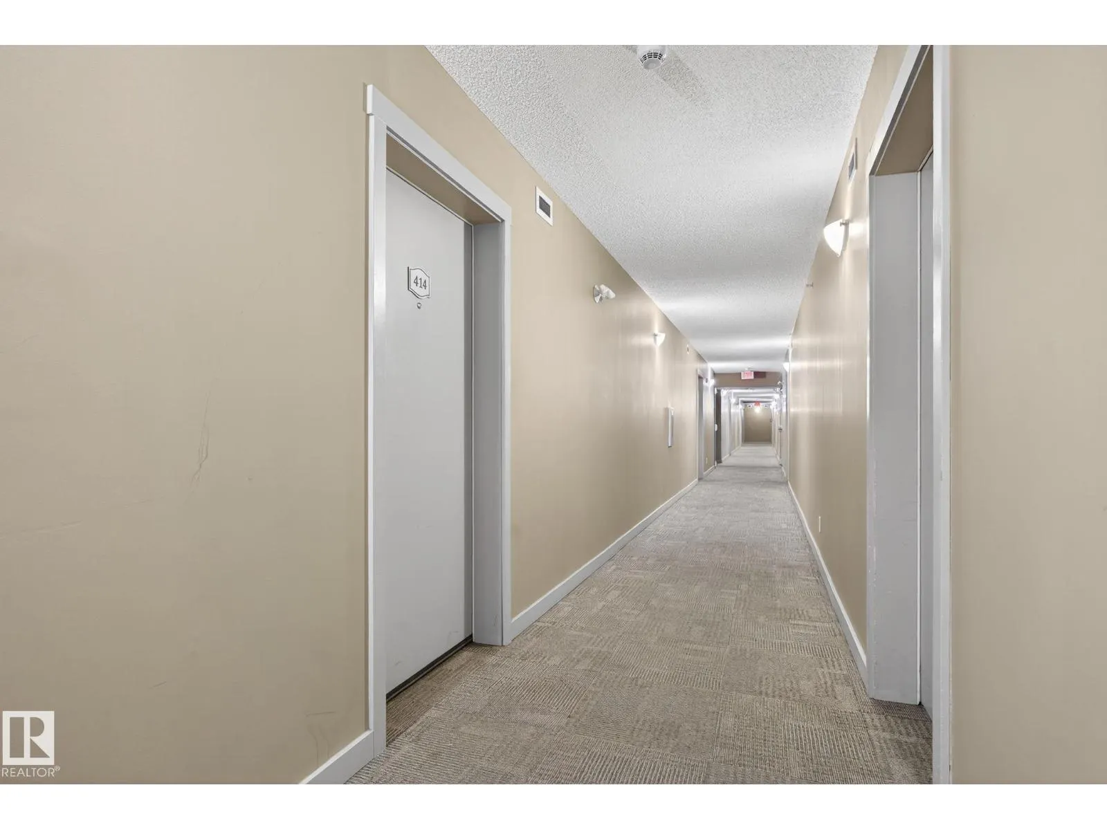 #414 12035 22 AV SW