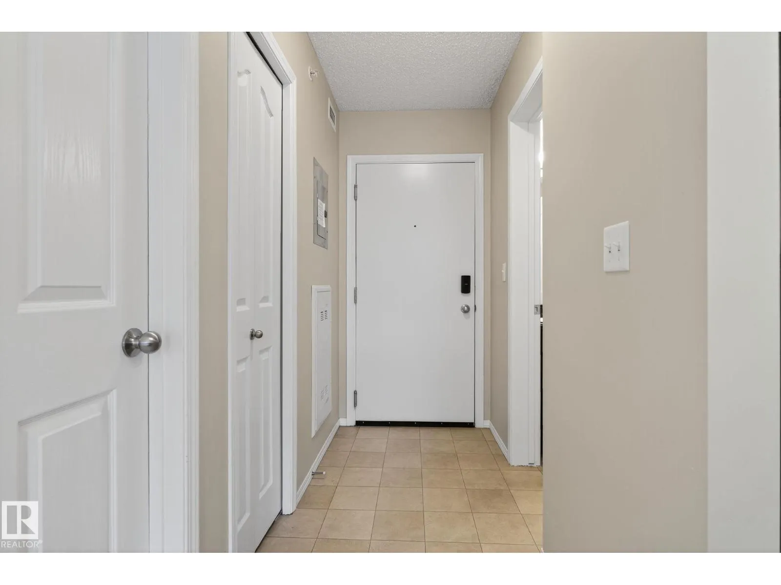 #414 12035 22 AV SW