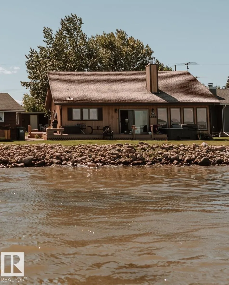 35 Lakeshore Dr