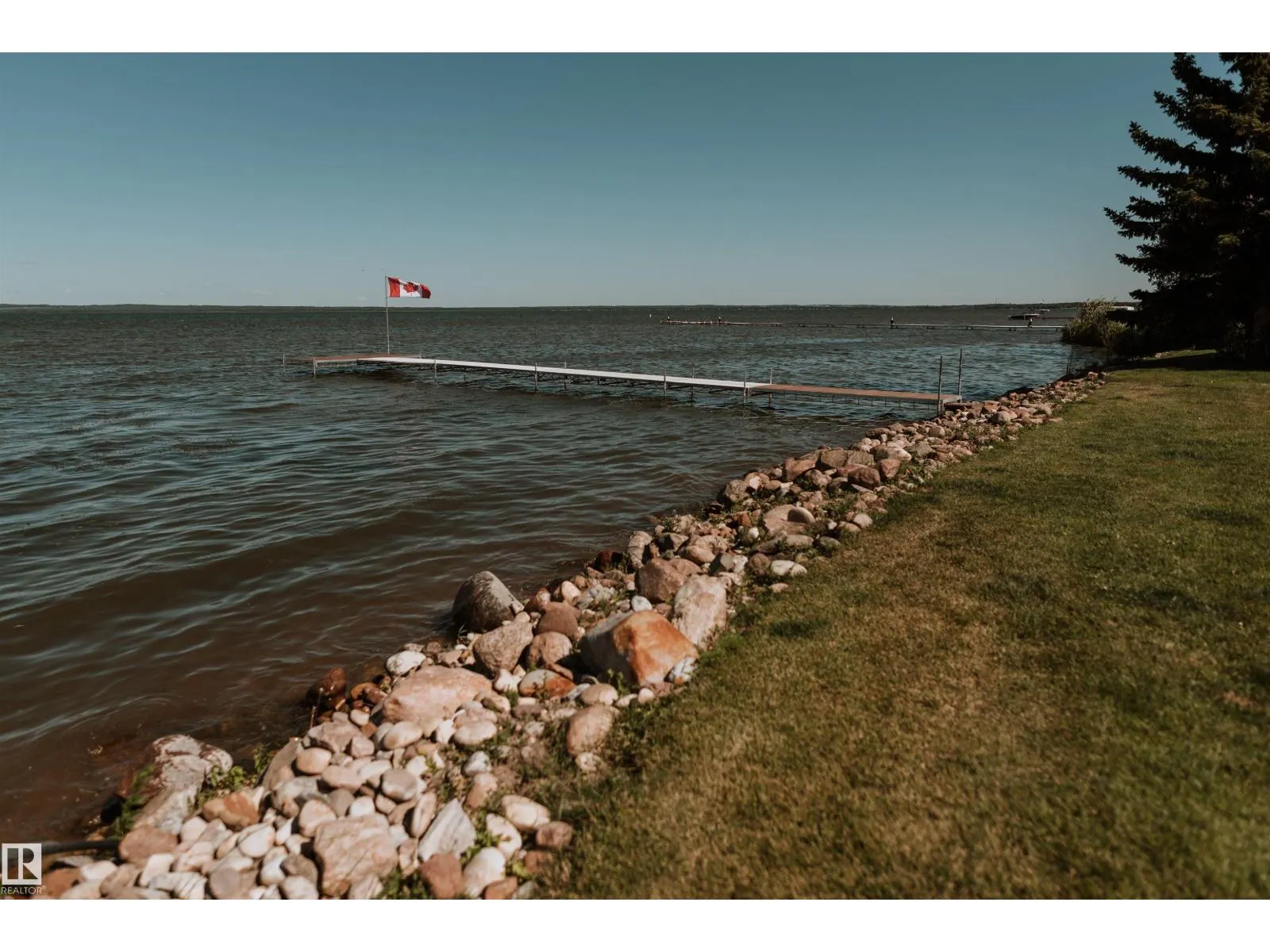 35 Lakeshore Dr