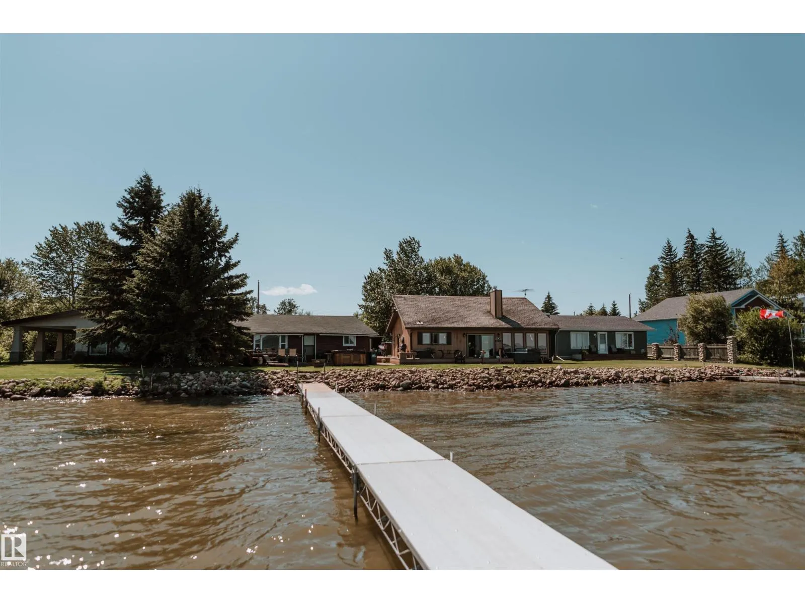 35 Lakeshore Dr