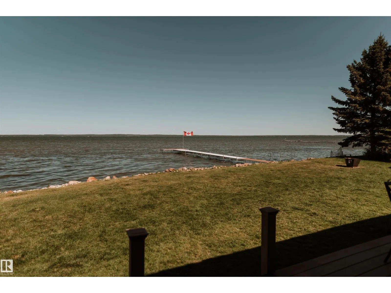 35 Lakeshore Dr