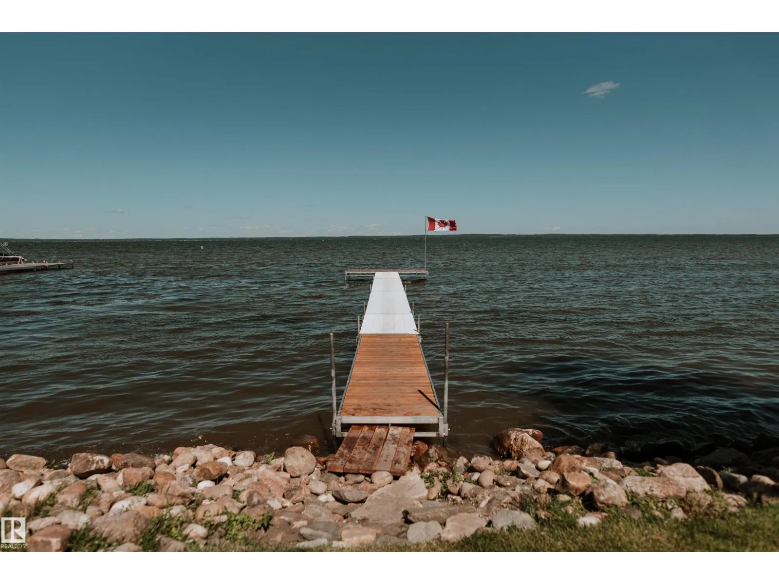 35 Lakeshore Dr
