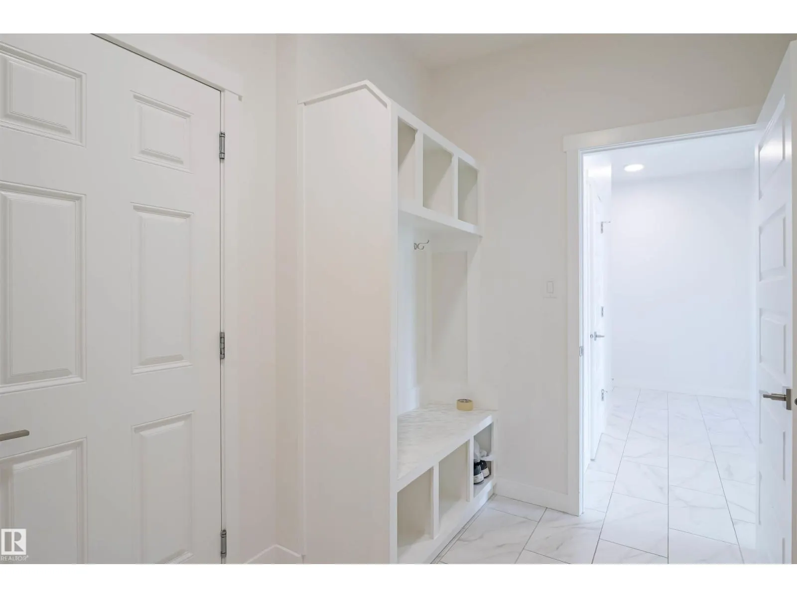 2212 160 ST SW