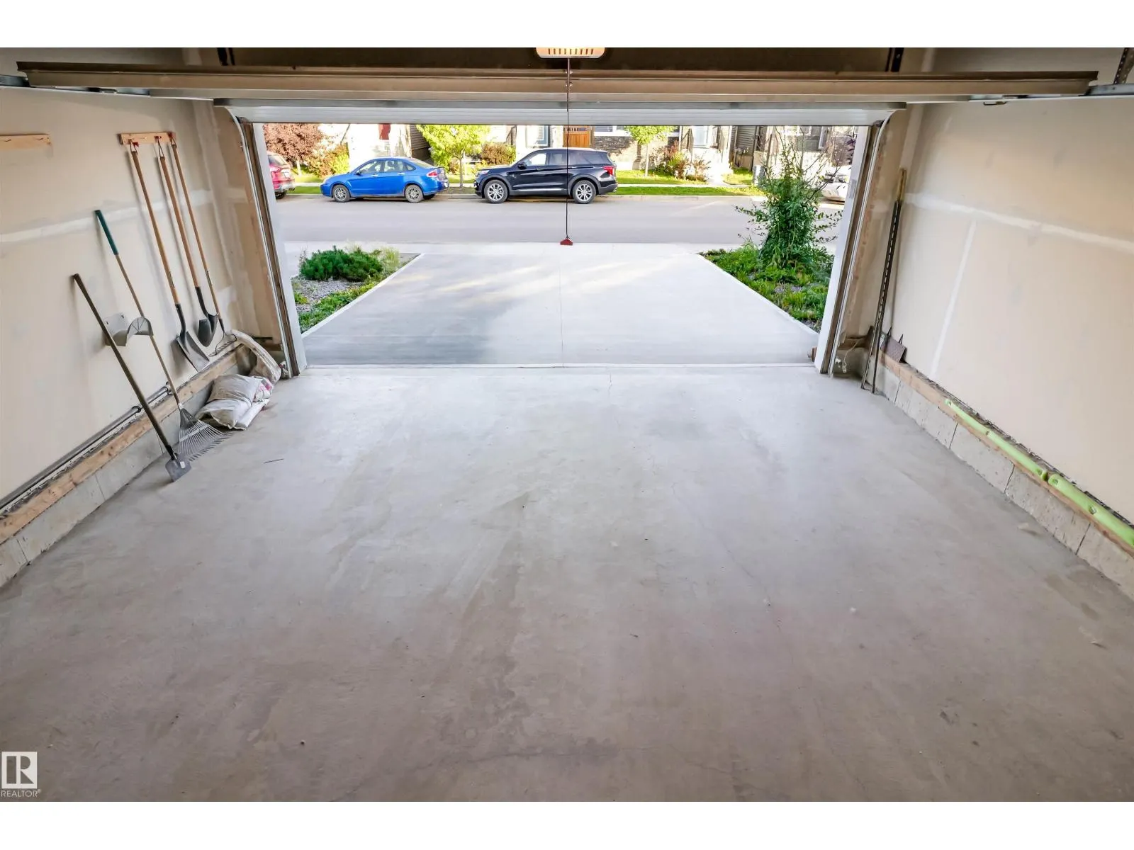 2212 160 ST SW