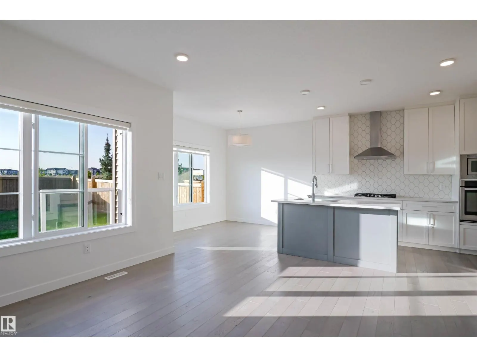 2212 160 ST SW