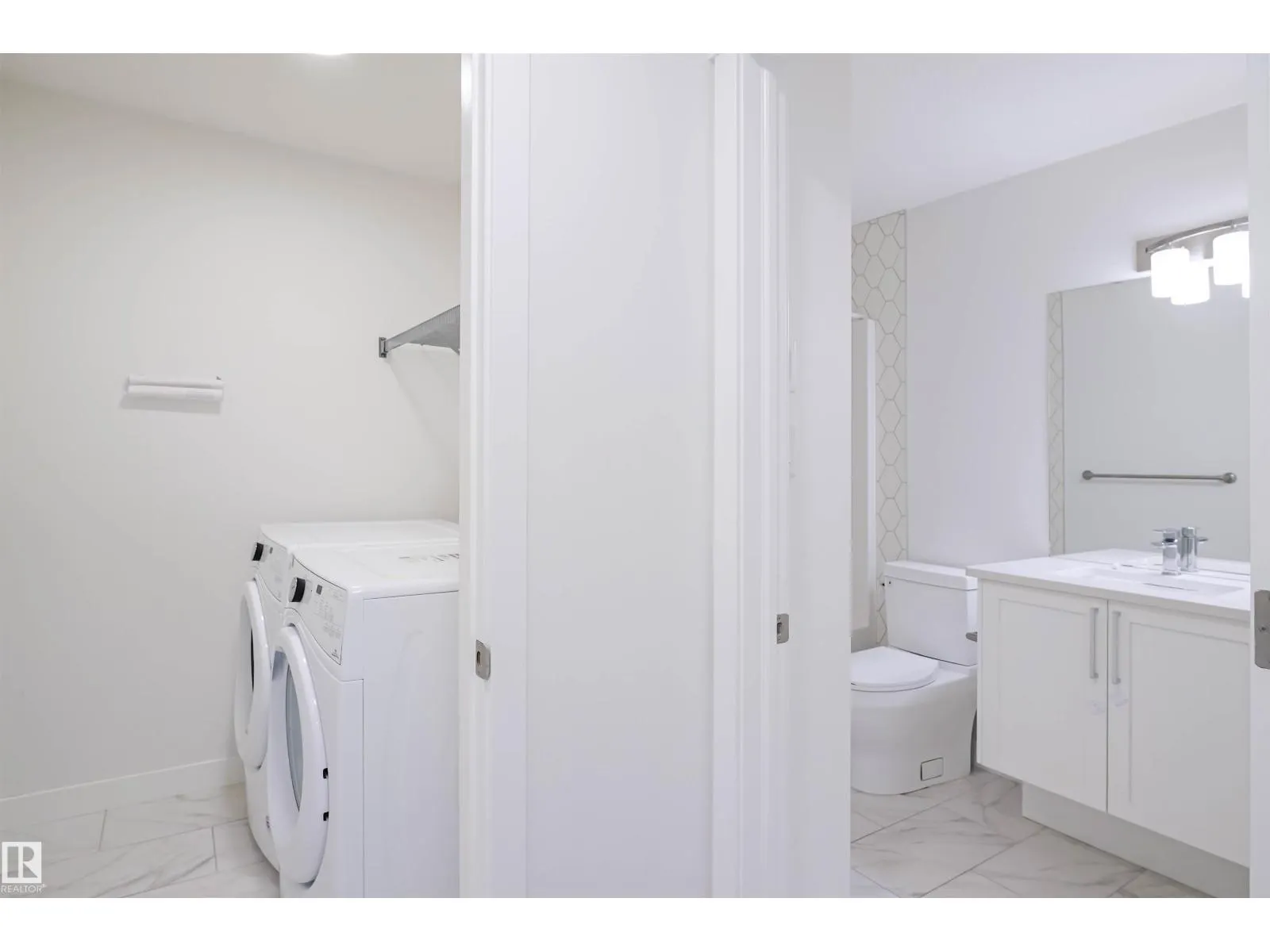 2212 160 ST SW