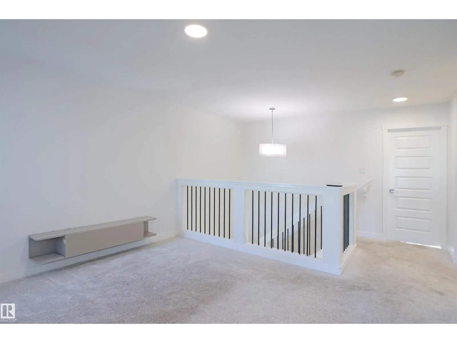 2212 160 ST SW