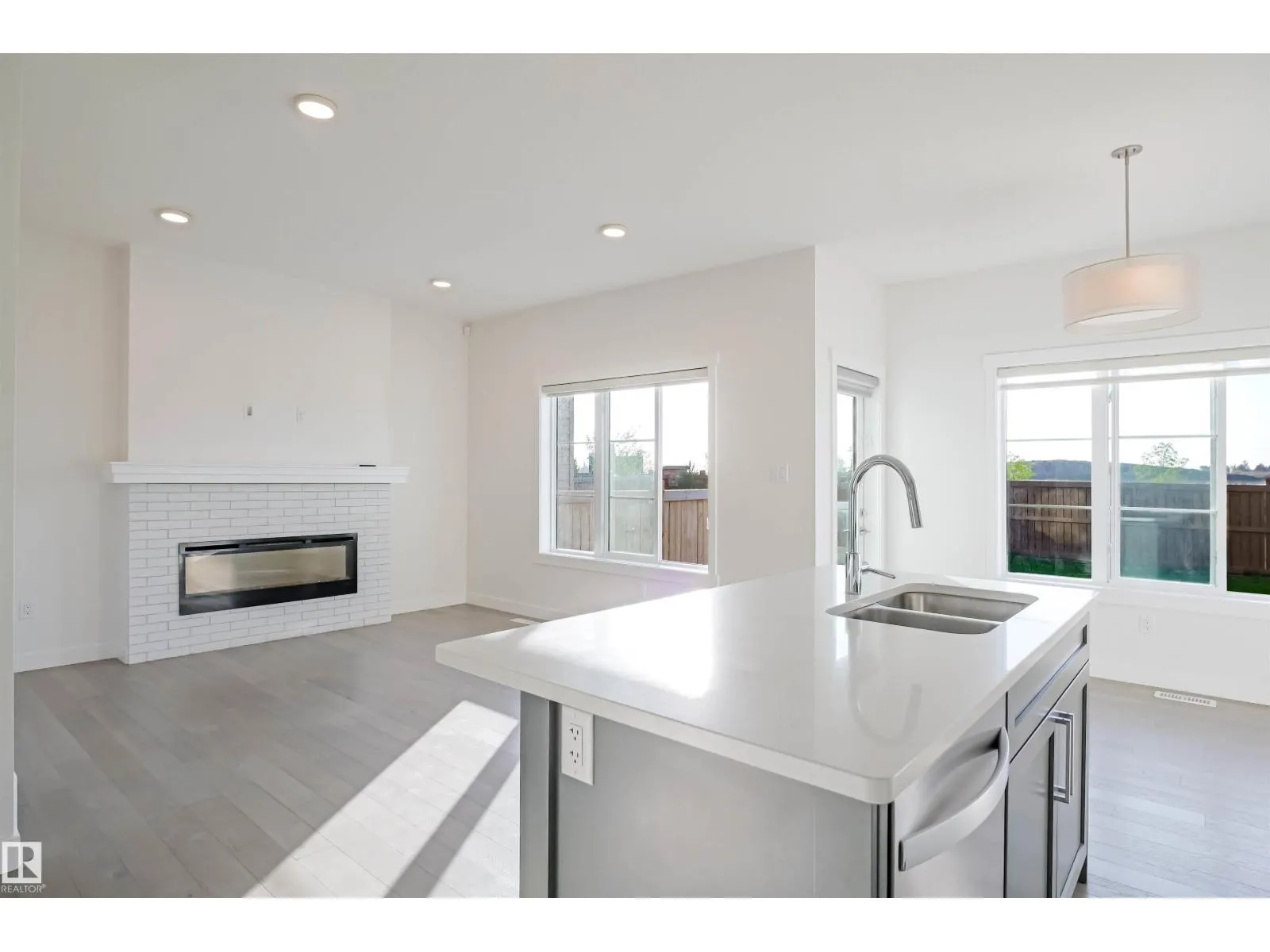 2212 160 ST SW