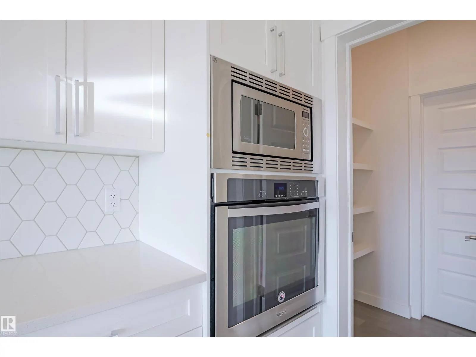2212 160 ST SW