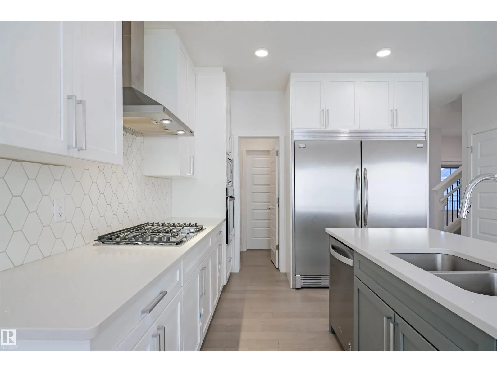 2212 160 ST SW