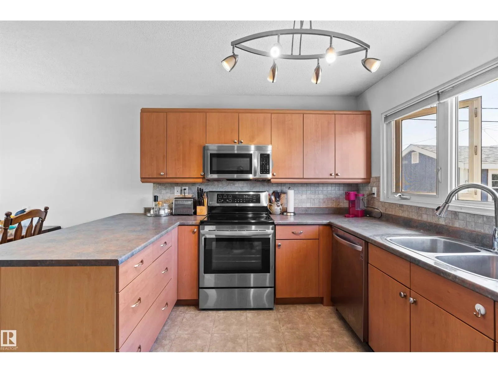 9414 96 ST