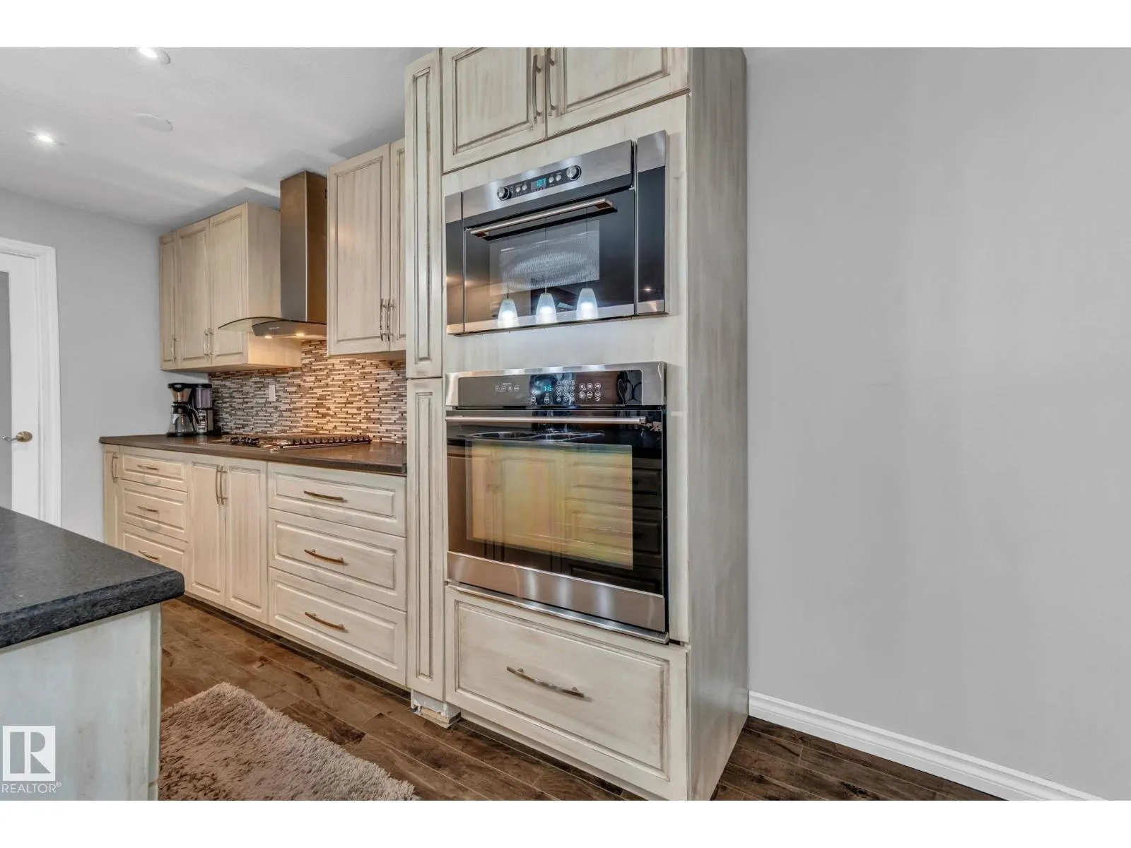 5758 172 ST NW