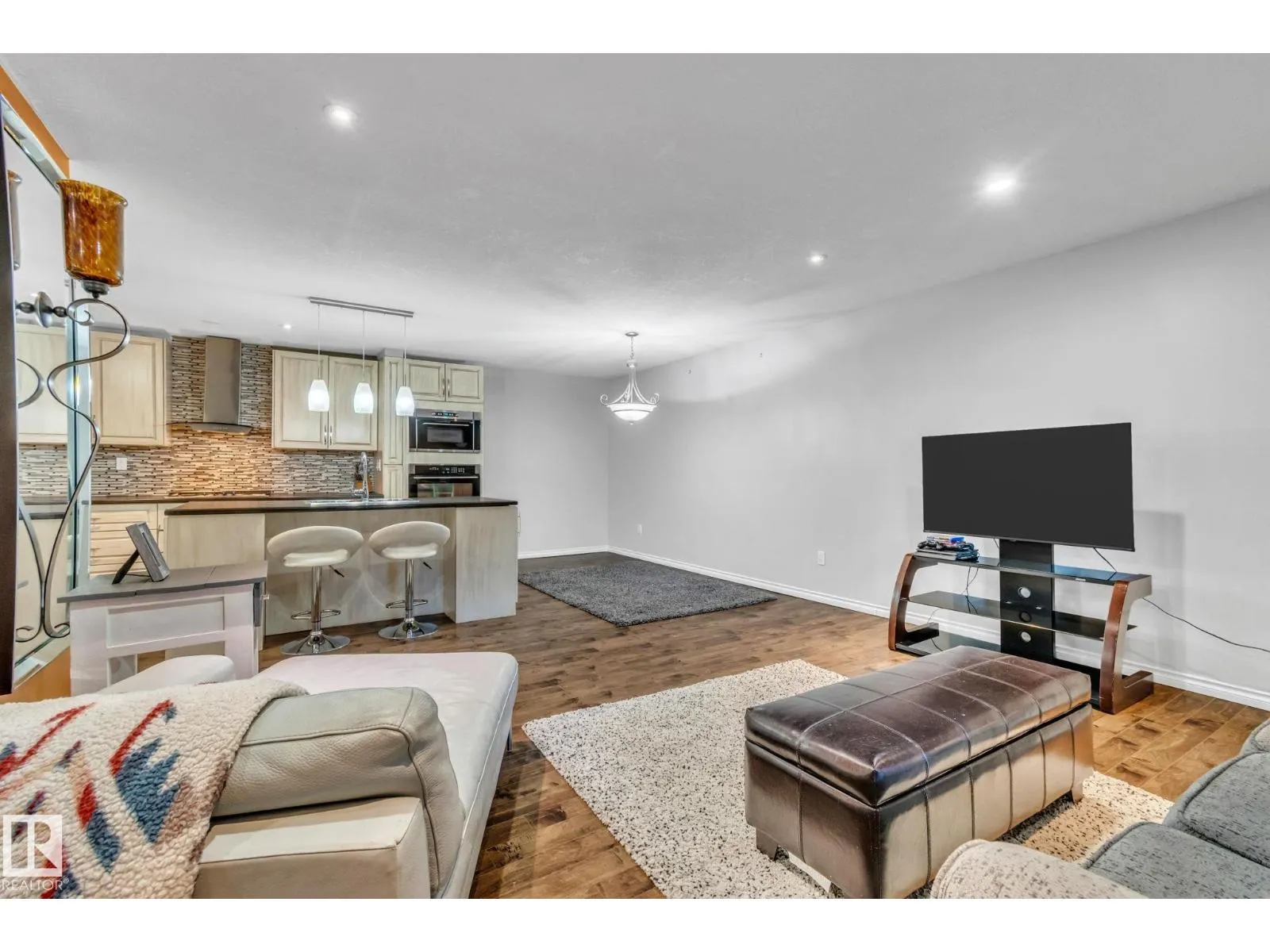 5758 172 ST NW