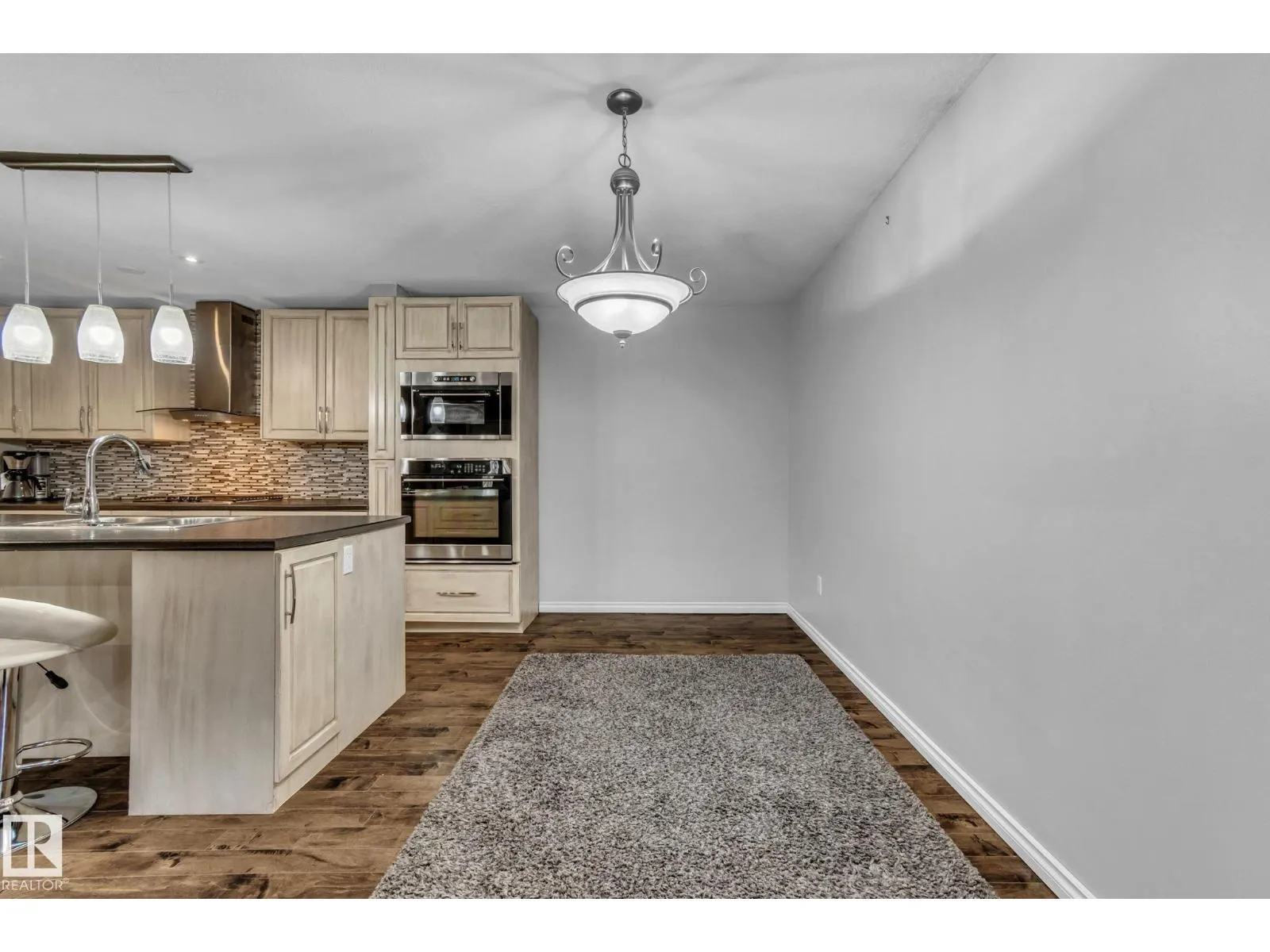 5758 172 ST NW