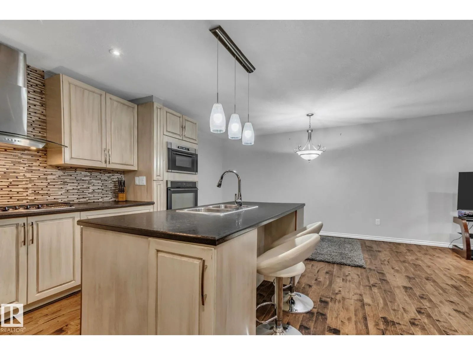 5758 172 ST NW